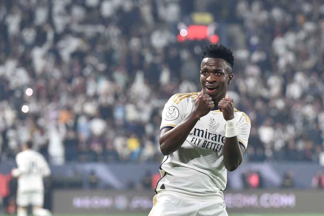 vinicius-volvio-con-todo:-hat-trick,-otro-titulo-con-real-madrid,-pero-el-gran-ancelotti-le-dio-un-nuevo-tiron-de-orejas