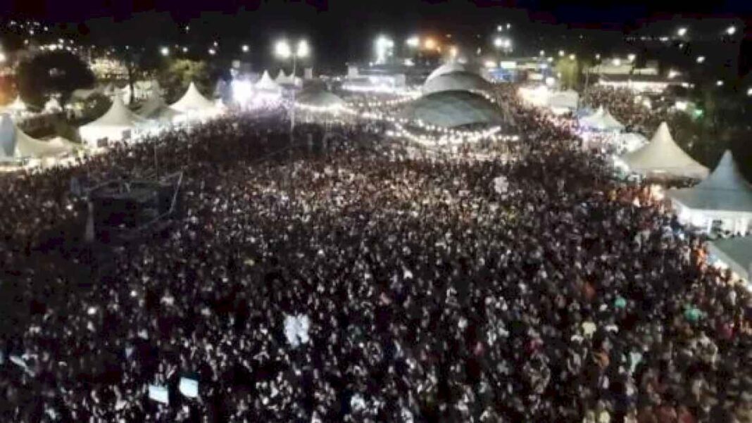 festival-de-las-colectividades:-30.000-personas-y-un-nuevo-record-en-su-cuarta-noche