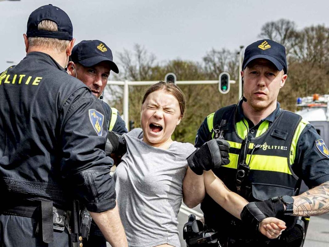 detuvieron-a-greta-thunberg-durante-una-protesta-en-la-haya