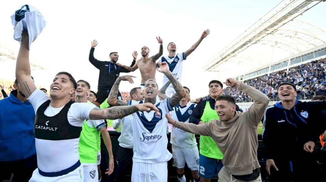 velez-vencio-a-argentinos-juniors-en-los-penales-y-es-el-primer-finalista-de-la-copa-de-la-liga