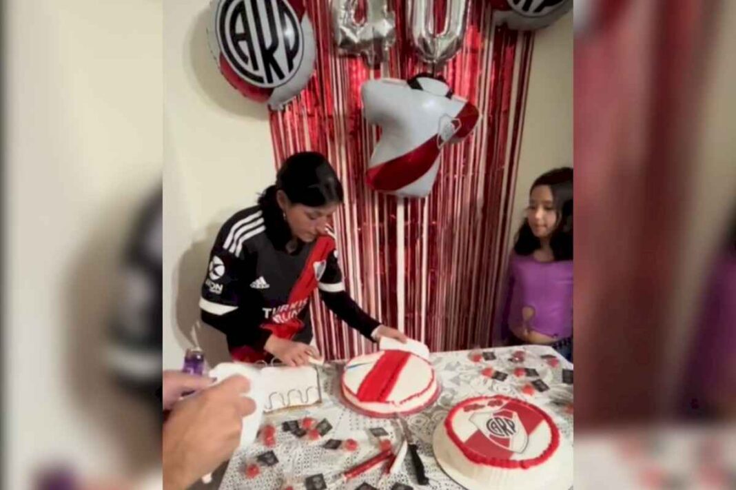 video:-festejo-su-cumpleanos-con-la-tematica-de-river-plate-y-cuando-corto-la-torta-se-llevo-la-peor-sorpresa-de-su-vida