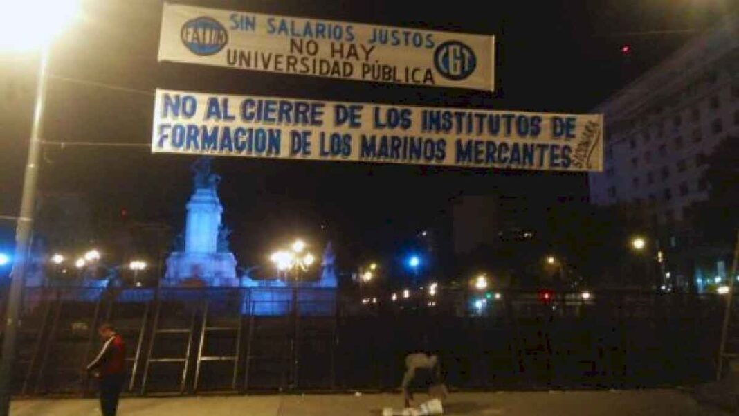 por-primera-vez-en-la-historia-cadetes-que-dependen-de-una-fuerza-armada-participaran-de-una-marcha