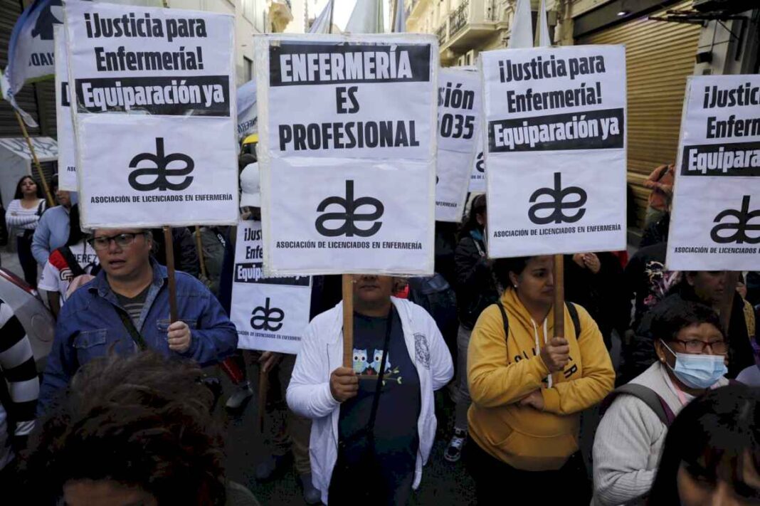 tras-seis-anos-de-reclamos:-el-gobierno-porteno-busca-que-los-enfermeros-tengan-un-regimen-de-empleo-propio