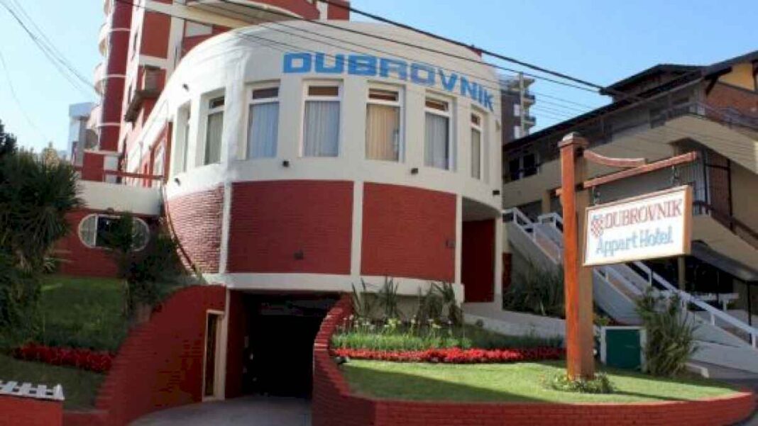 tragedia-en-gesell:-la-historia-del-apart-inspirado-en-un-balneario-croata