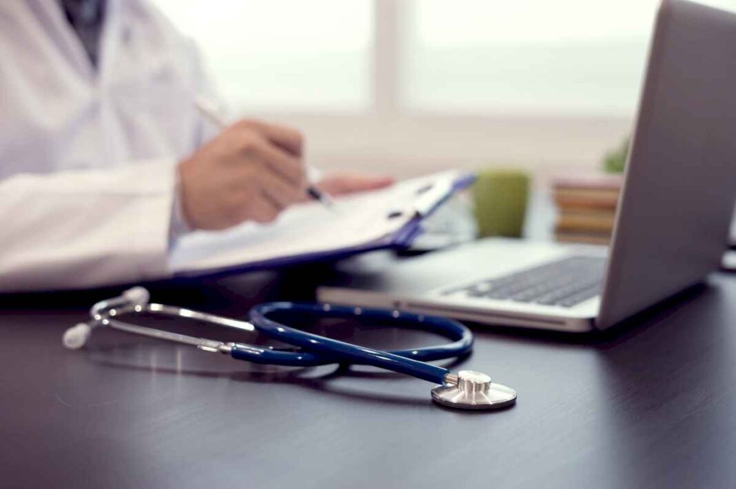 prepagas:-la-medida-sobre-recetas-de-medicamentos-y-practicas-medicas-quedara-limitada-a-un-listado-de-enfermedades