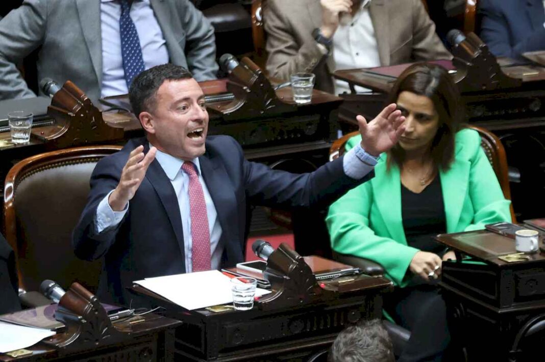fuerte-reaccion-de-la-ucr-a-la-acusacion-del-presidente-contra-raul-alfonsin