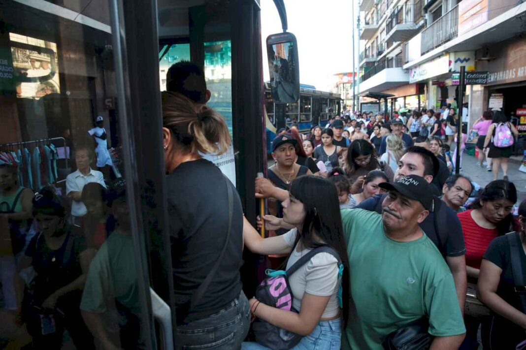se-levanto-el-paro-de-colectivos-del-jueves-31-de-octubre:-hubo-acuerdo-entre-la-uta-y-las-empresas