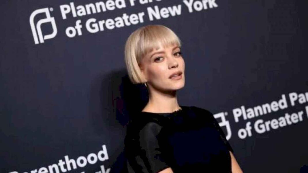 lily-allen-confeso-que-gana-mas-en-onlyfans-vendiendo-fotos-de-sus-pies-que-en-spotify