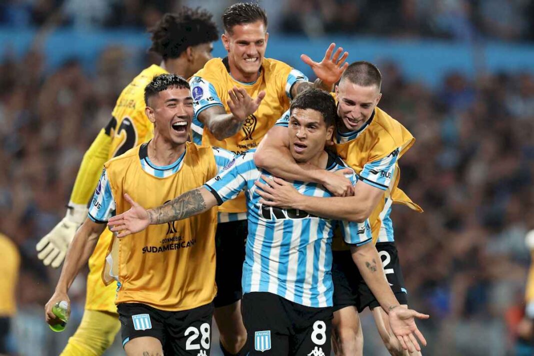 racing-le-gano-a-corinthians-2-1-y-volvio-a-una-final-internacional-despues-de-32-anos:-quiere-la-copa-sudamericana