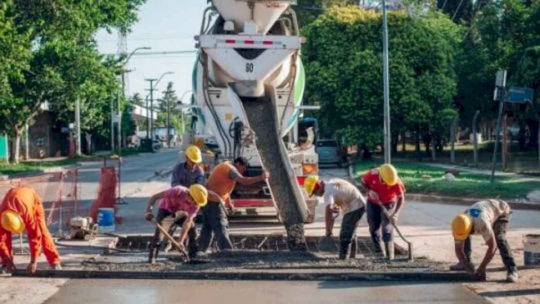 la-municipalidad-de-cordoba-reparo-el-socavon-en-avenida-velez-sarsfield-al-4.100