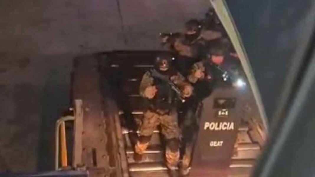 un-avion-con-destino-a-nueva-york-debio-volver-a-ezeiza-por-ruidos-extranos-en-la-bodega-y-fue-revisado-por-la-psa