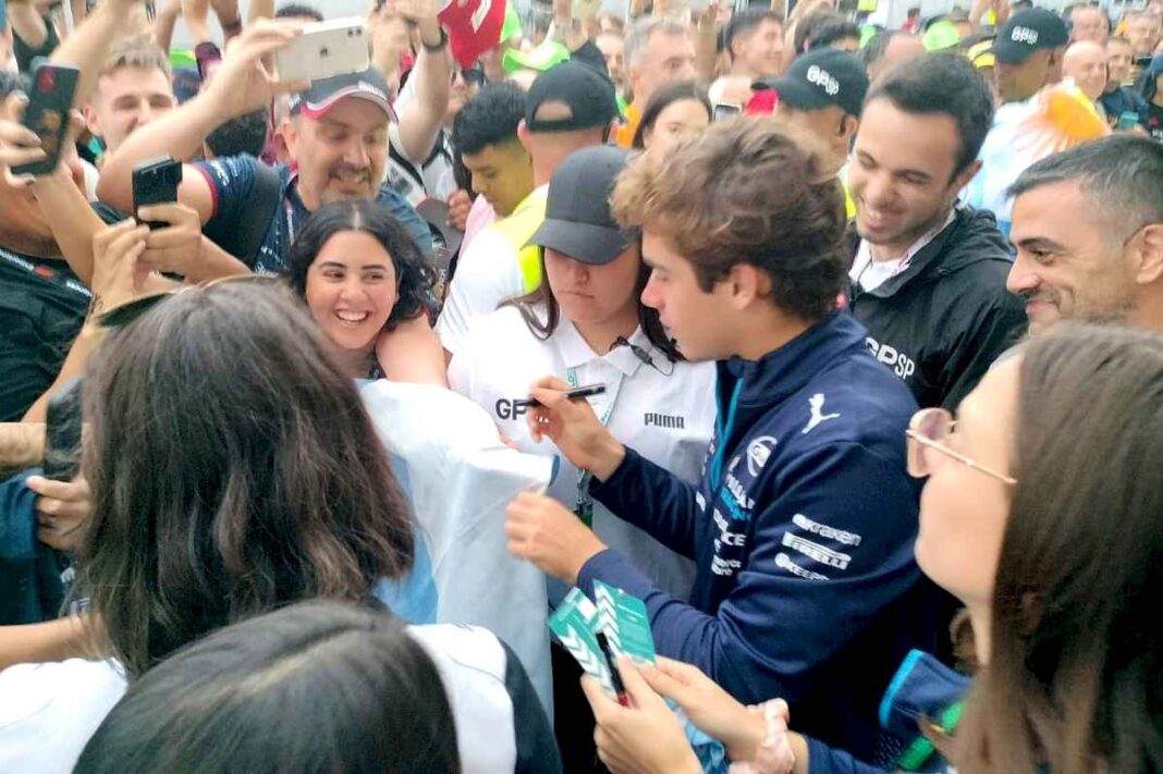 el-fenomeno-colapinto:-una-estrella-naciente-que-los-brasilenos-adoptan-como-si-fuera-su-nuevo-senna