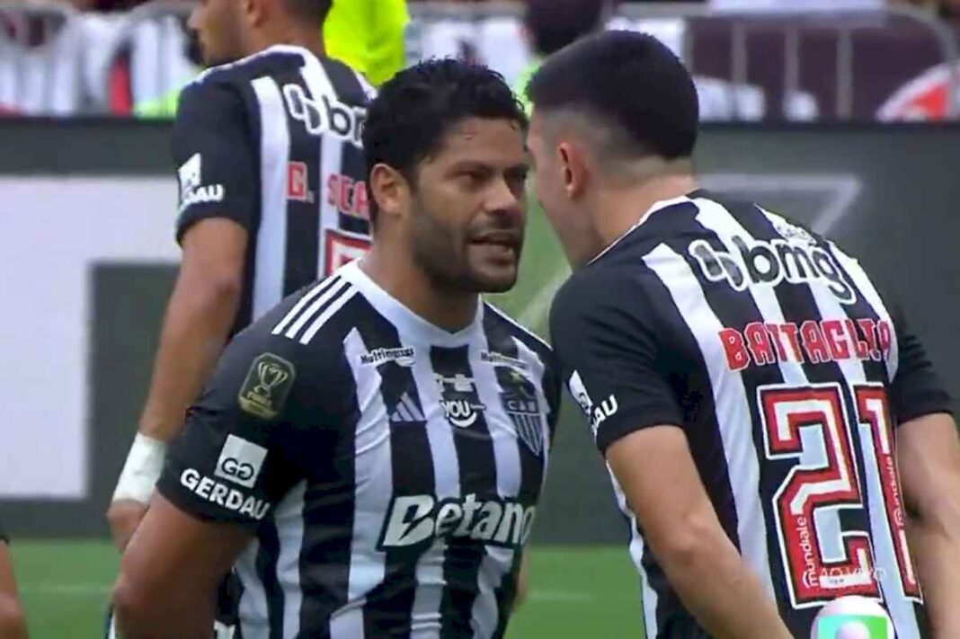 hulk-vs.-rodrigo-battaglia:-el-fuerte-cruce-durante-la-derrota-de-atletico-mineiro-ante-flamengo-por-la-copa-de-brasil