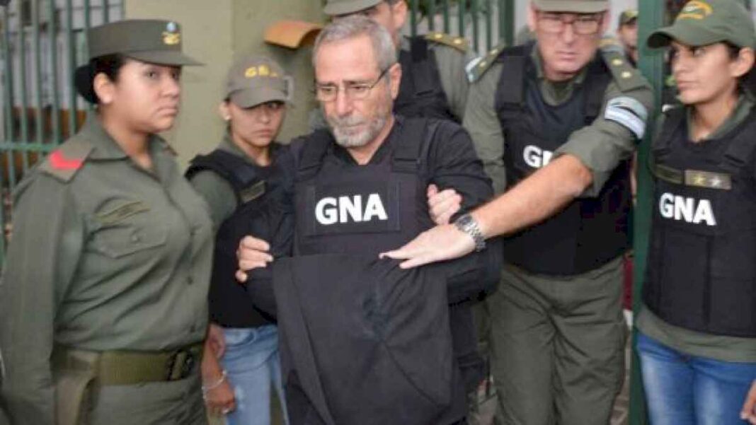 ricardo-jaime-se-entrego-en-comodoro-py-para-cumplir-su-condena-por-la-tragedia-de-once