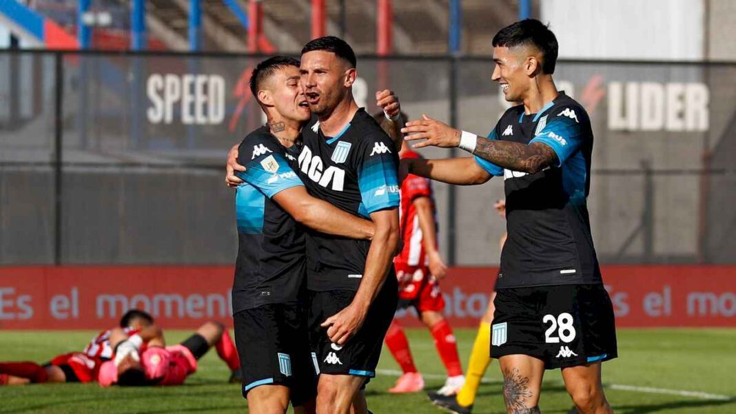 racing-sigue-de-festejo:-vencio-a-barracas-central-y-tambien-da-pelea-en-el-campeonato