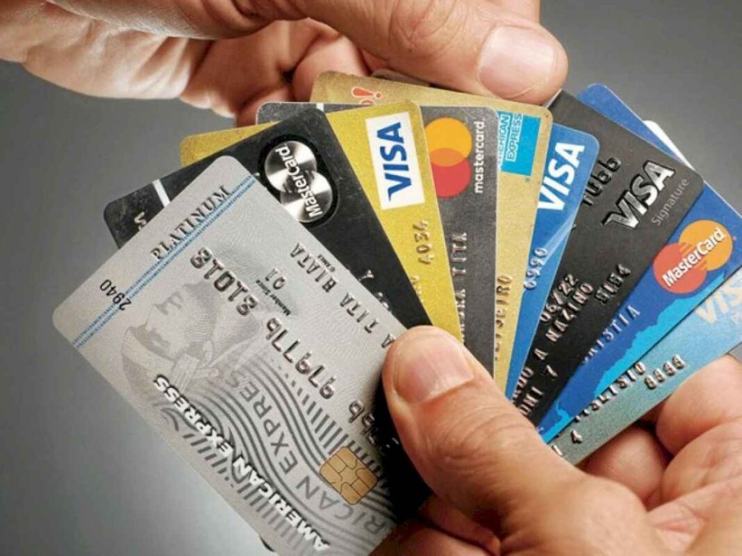 el-tope-para-compras-con-tarjeta-de-credito-para-no-declarar-tus-datos-al-arca-(ex-afip)