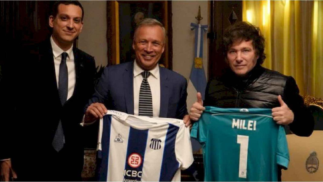 bronca-de-los-hinchas-de-talleres-contra-su-presidente,-andres-fassi:-«nos-vendio-espejitos-de-colores!»