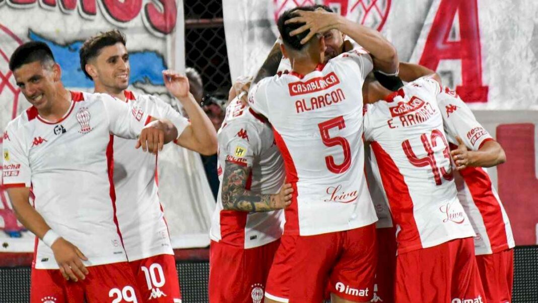 huracan-no-da-tregua:-le-gano-a-independiente-e-igualo-a-velez-en-la-cima
