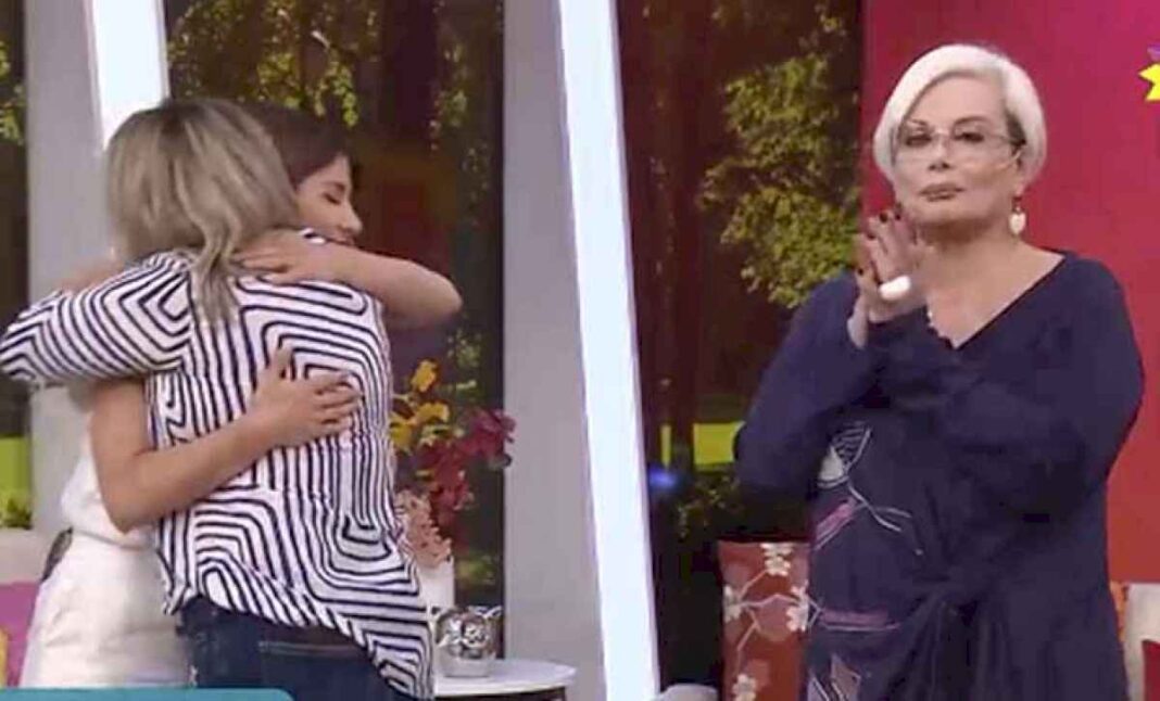 extrano-momento-mistico-en-vivo:-carmen-barbieri-y-majo-martino-casi-se-desmayan-cuando-una-medium-conecto-con-sus-madres