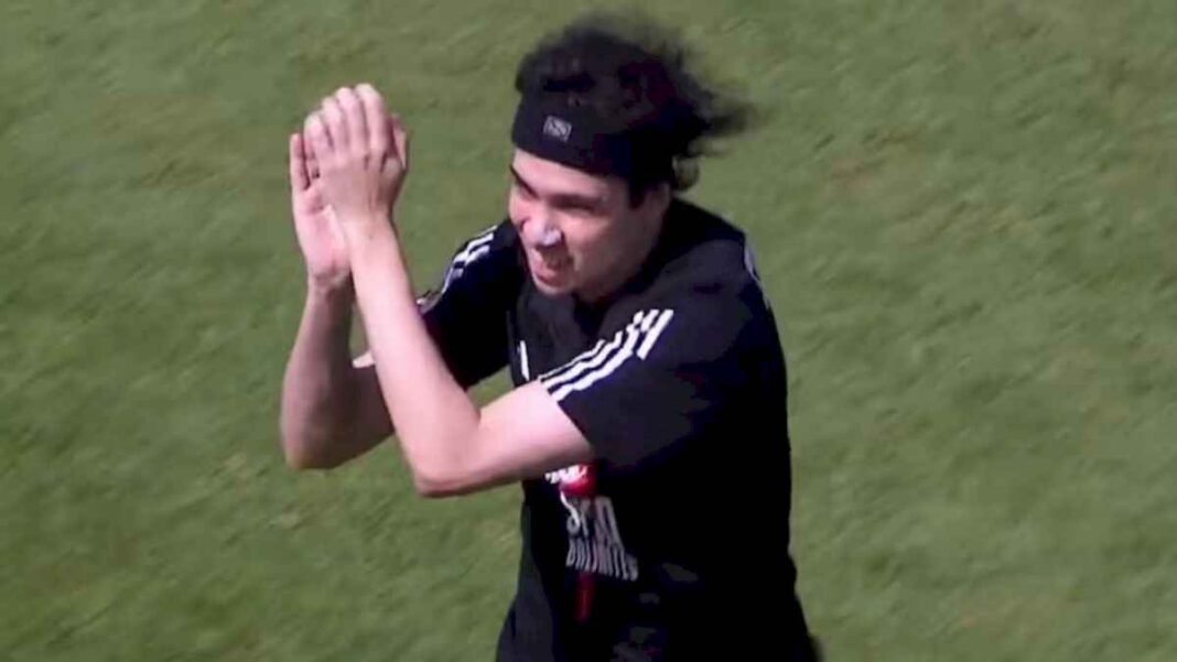el-insolito-debut-del-streamer-«spreen»-en-deportivo-riestra-ante-velez:-jugo-55-segundos-y-no-toco-la-pelota