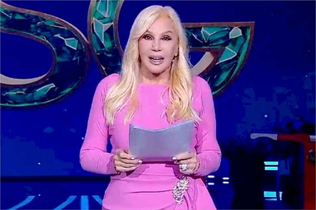 el-blooper-de-susana-gimenez-en-vivo:-pidio-el-cambio-de-zapatos-y-quedo-todo-registrado-por-las-camaras