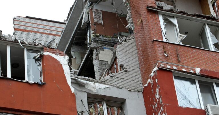 Ucrania bombardea un depósito de petróleo en la región rusa de Sarátov