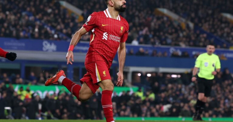 El DT del Liverpool sobre la comparación de Salah con Messi y Cristiano