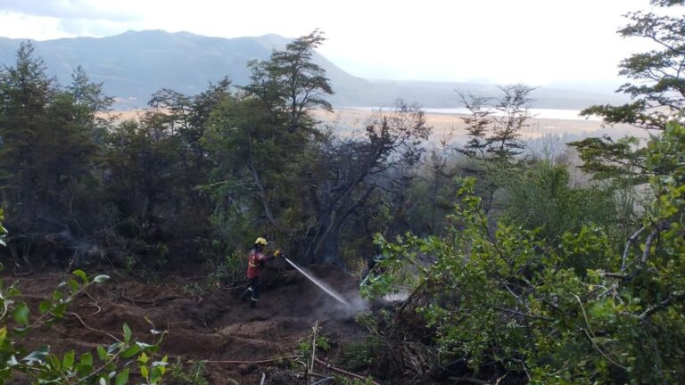 Avanza el combate en Los Alerces y Huella de los Rifleros