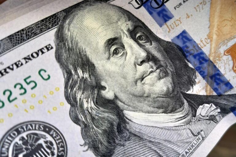 Dólar blue, dólar hoy: a cuánto cotizan el lunes 17 de marzo de 2025