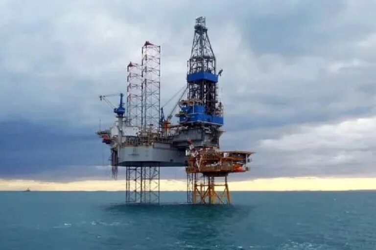 YPF busca sumar socios para la exploración offshore en Argentina y Uruguay