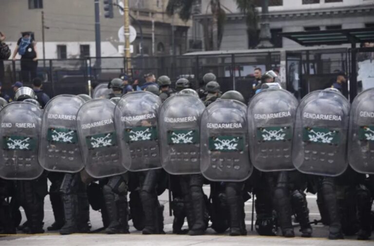 Una investigación logró identificar al gendarme que disparó contra Pablo Grillo