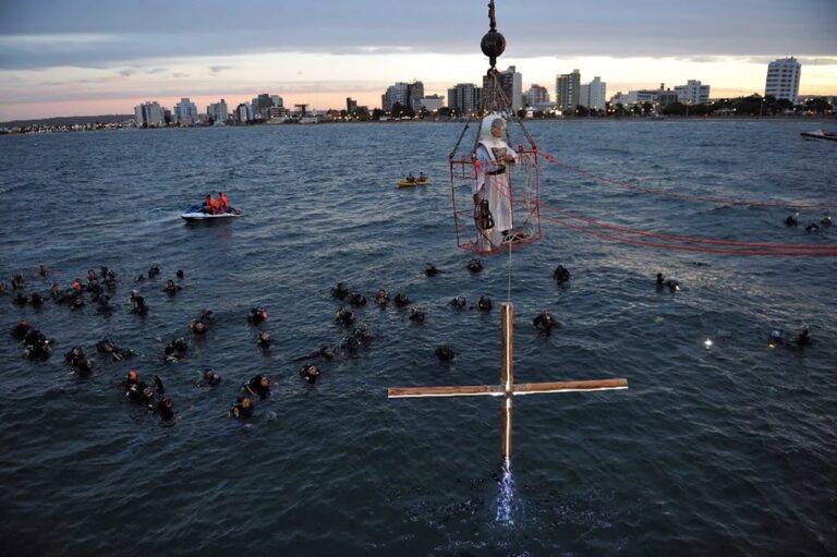 Cómo participar en el Vía Crucis Submarino: Inscripciones y detalles de un evento único