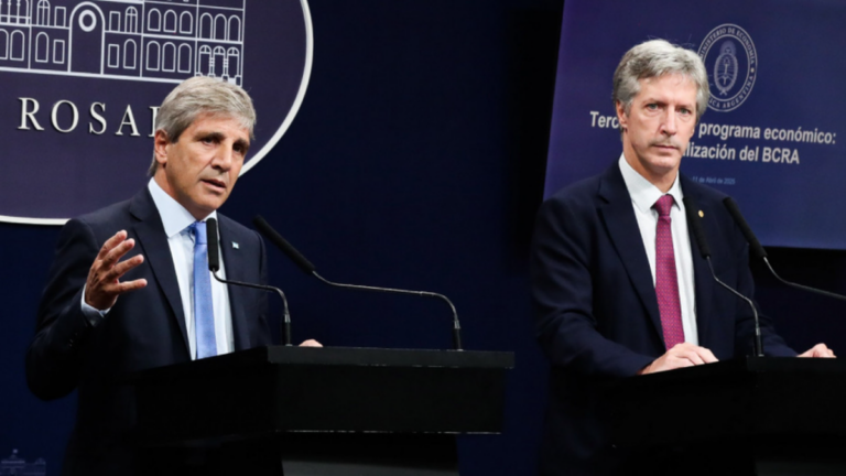 Luis Caputo, sobre los cambios en el dólar: «Esto no es una devaluación, es una flotación»