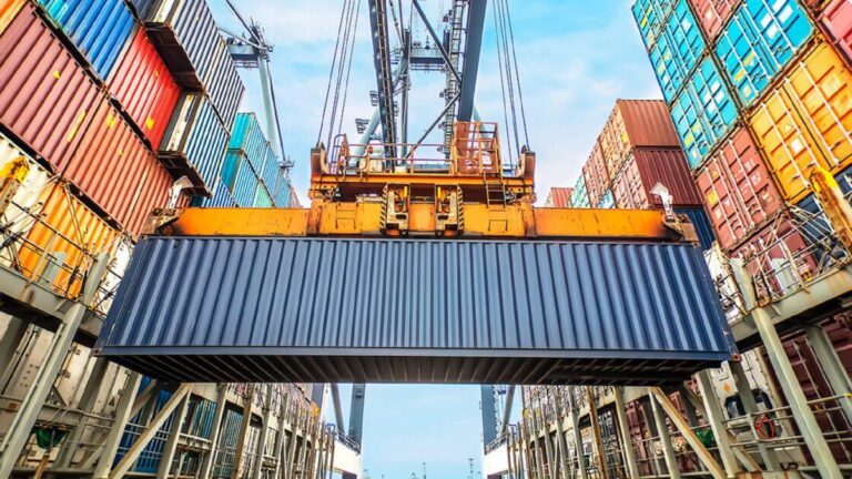 El Gobierno flexibilizó la importación de bienes de capital usados