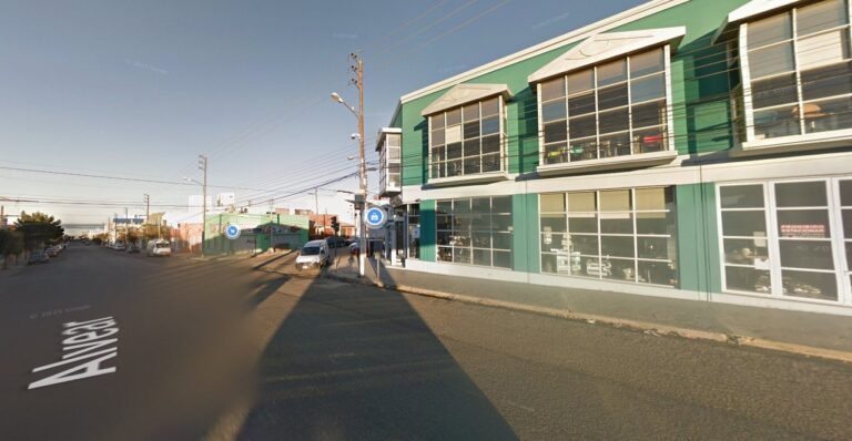 Detuvieron a un joven por dañar un local comercial en la calle Alvear