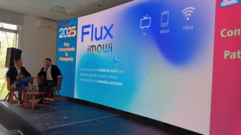Flux presentó en EVENPa, su nuevo servicio de telefonía móvil