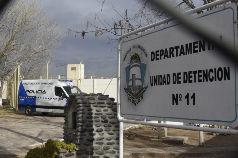 Escándalo en la U11: internos extorsionaron a una mujer desde un celular