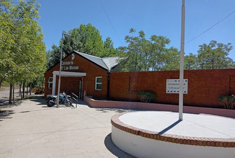 Una mujer intentó ingresar con drogas a una comisaría patagónica y quedó detenida