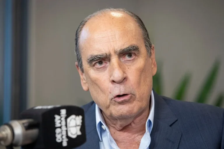 Francos: Las puertas están abiertas para los que piensan parecido