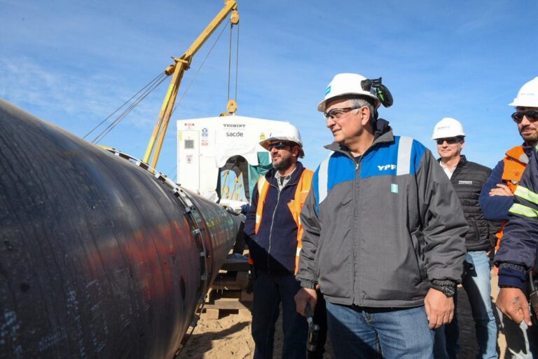 Se concretó la primera soldadura del oleoducto Vaca Muerta Sur