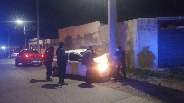 Otro ebrio impacta contra una columna