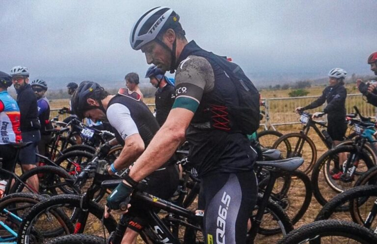 Crack hasta en mountain bike: Lionel Scaloni corrió una carrera de 84 kilómetros en bicicleta