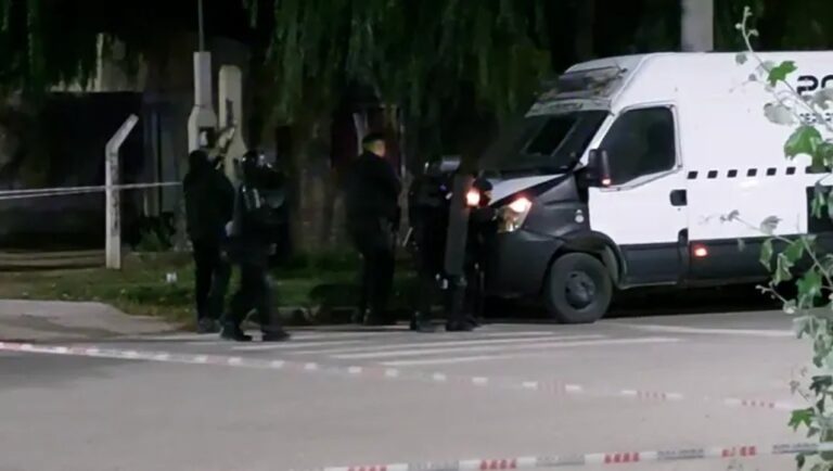 Brutal crimen en Confluencia: todavía buscan a un prófugo