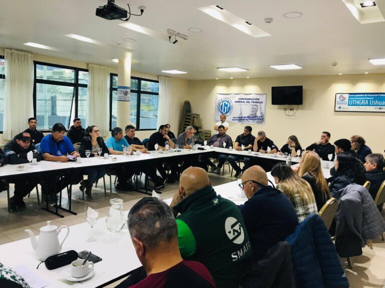 Masiva convocatoria para defender la industria fueguina