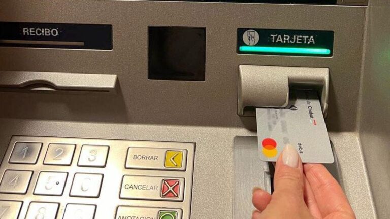 Jubilados cobrarán el jueves y empleados el viernes