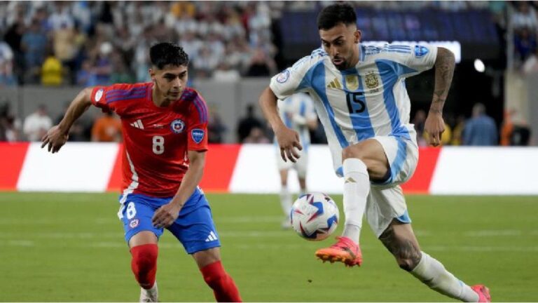 La Selección argentina visita a Chile este jueves: horario, TV y formaciones