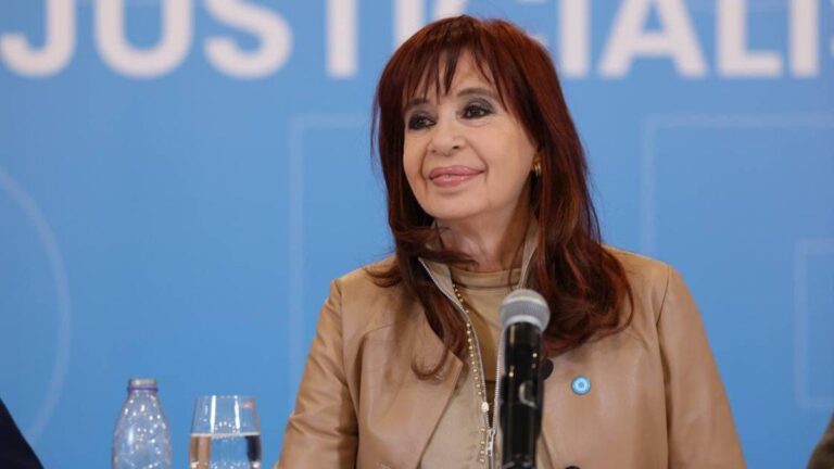 La Justicia recibe amparos para que Cristina Kirchner se pueda presentar a elecciones