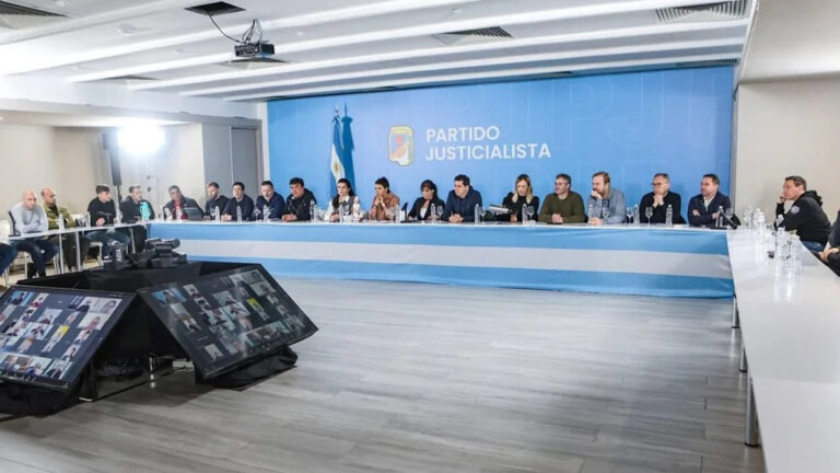 Intendentes de todo el país organizan movilización para acompañar a CFK