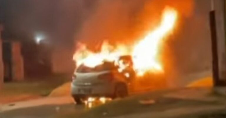 Hallaron dos cadáveres dentro de un auto incinerado en Malvinas Argentinas: cuatro detenidos