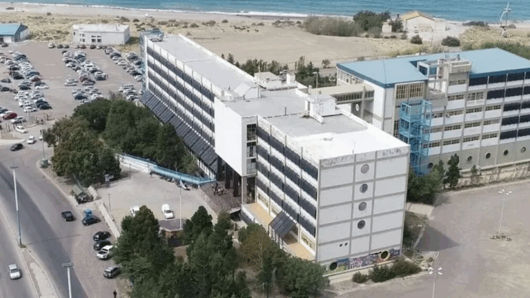 Cuánto necesita por mes un estudiante universitario